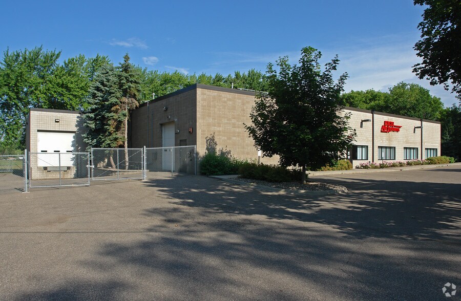 More Photos Of 2075 Prosperity Rd, Saint Paul Light Distribution For Sale