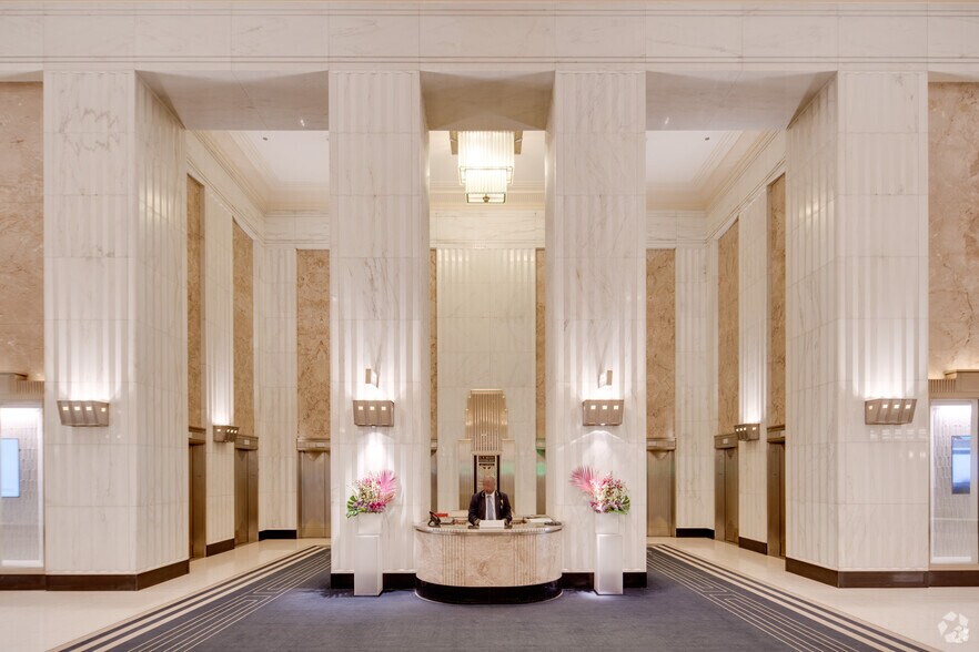 More Photos Of 135 S La Salle St, Chicago Office For Lease