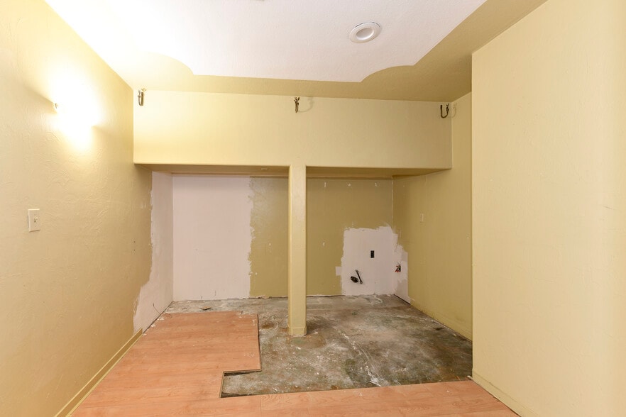 More Photos Of 1519 Main St, Napa Storefront Retail Residential For Sale