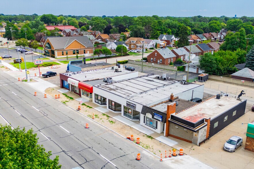 More Photos Of 22220-22228 Gratiot Ave, Eastpointe Storefront Retail Office For Lease