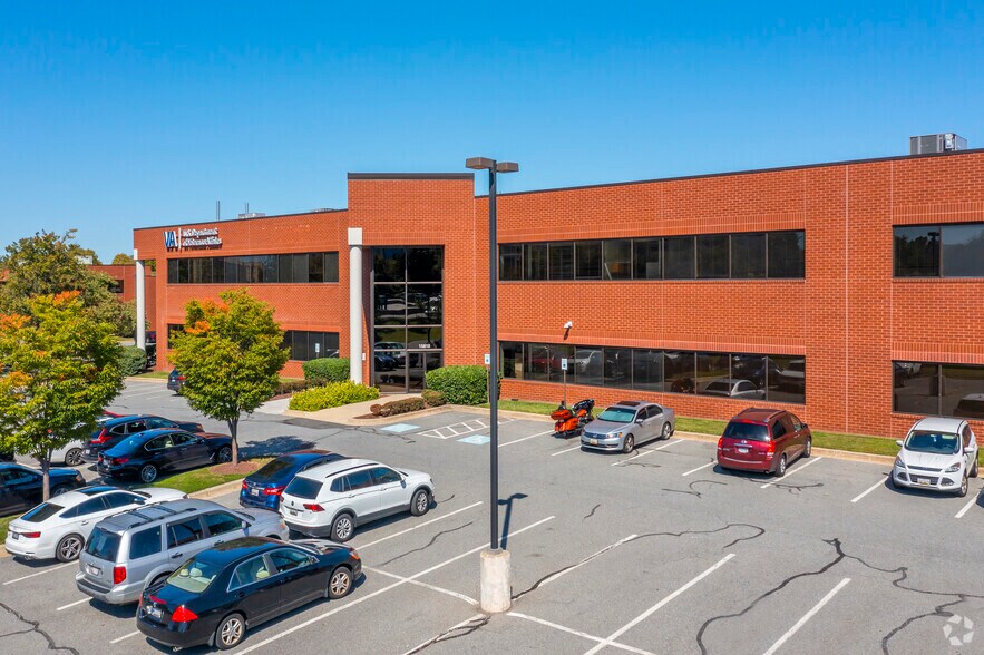 More Photos Of 15800-15810 Gaither Dr, Gaithersburg Office For Lease