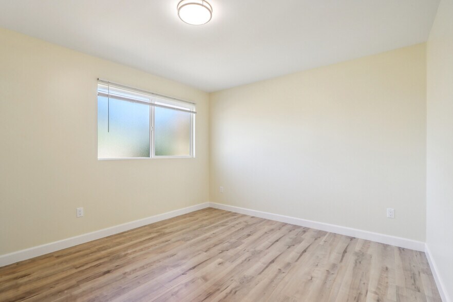 More Photos Of 16428 Halsted St, North Hills Multifamily For Sale