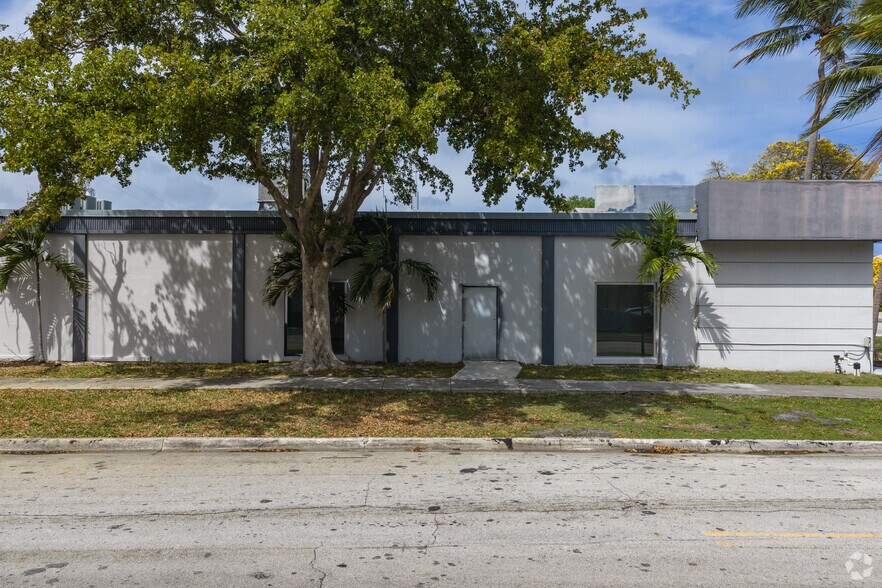 More Photos Of 5401 N Federal Hwy, Fort Lauderdale Freestanding For Sale