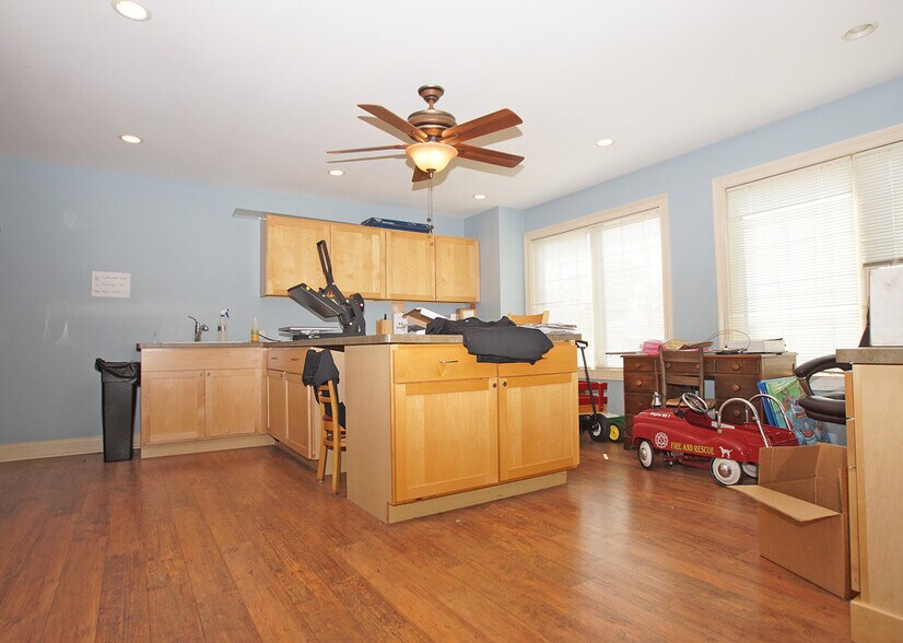 More Photos Of 1206 Rail Dr, Woodstock Warehouse For Sale