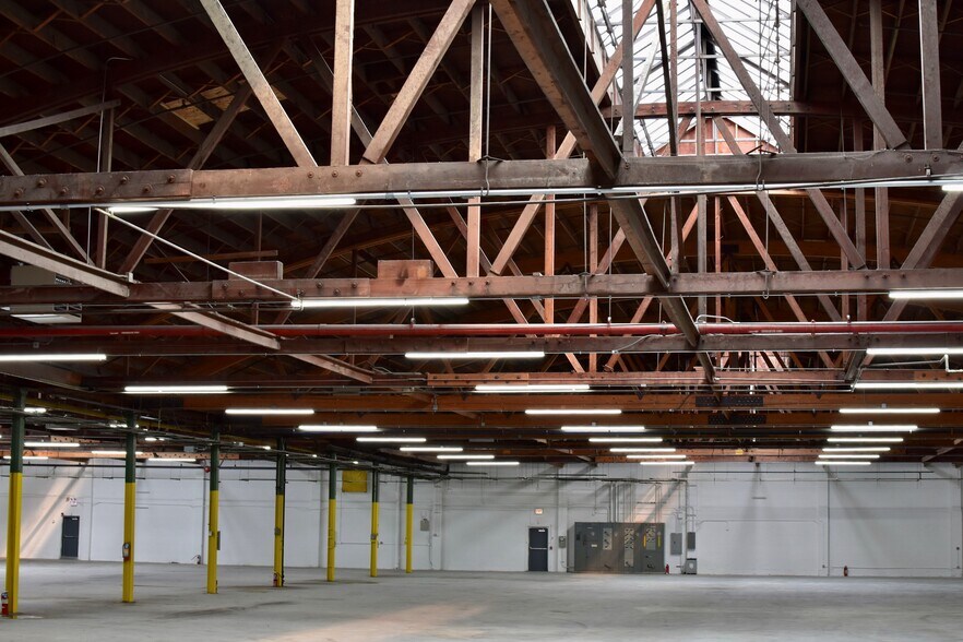 More Photos Of 6450 W Cortland St, Chicago Warehouse For Lease