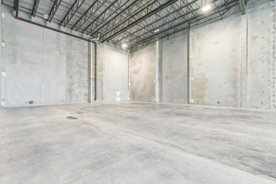 More Photos Of 6505 NW 167th St, Hialeah Unknown For Lease