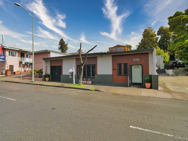 More Photos Of 9614-9616 MacArthur Blvd, Oakland Specialty For Sale