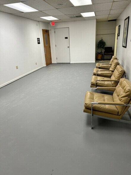 More Photos Of 949 E Livingston Ave, Columbus Daycare Center For Lease