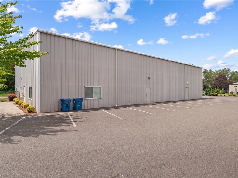 More Photos Of 2545 Aerial Way SE, Salem Warehouse For Sale