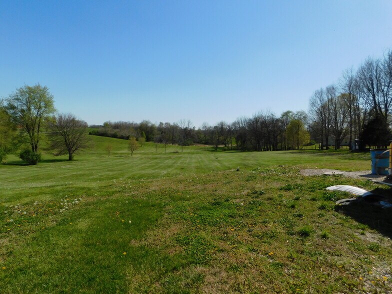 More Photos Of 1000 W Market St, Salem Office For Sale