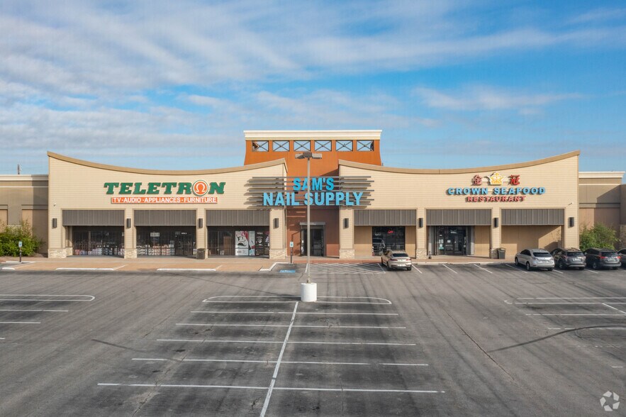 More Photos Of 10000-10710 Bellaire Blvd, Houston Unknown For Lease