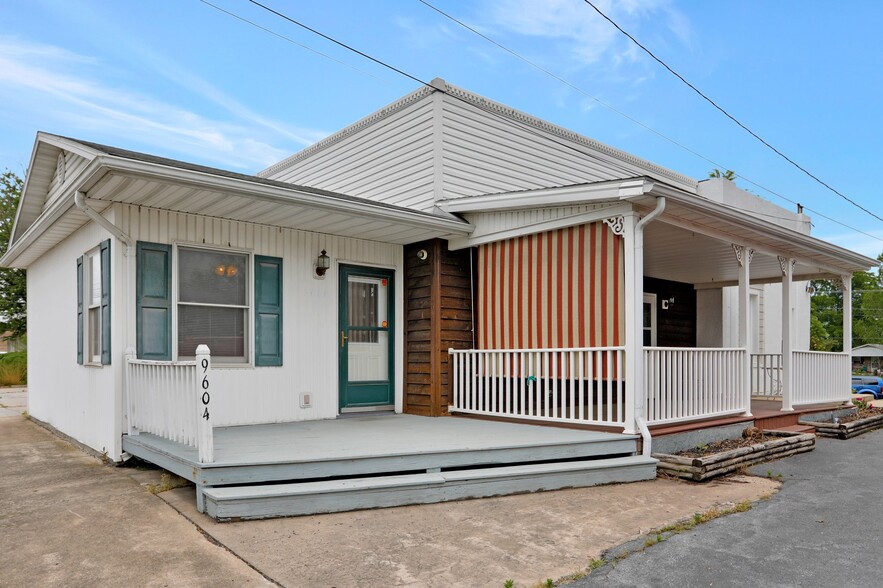 More Photos Of 9604 S Congress St, New Market Office For Sale