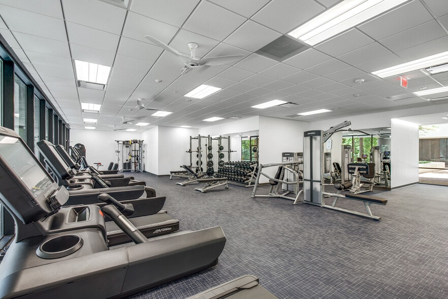 More Photos Of 13501 Katy Fwy, Houston Office For Lease