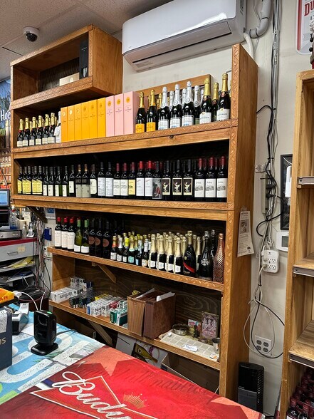 More Photos Of 10414-10492 Auto Park Dr, Bethesda Freestanding For Lease