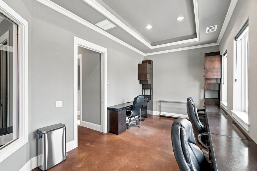 More Photos Of 642 Stoneglen Dr, Keller Office For Sale