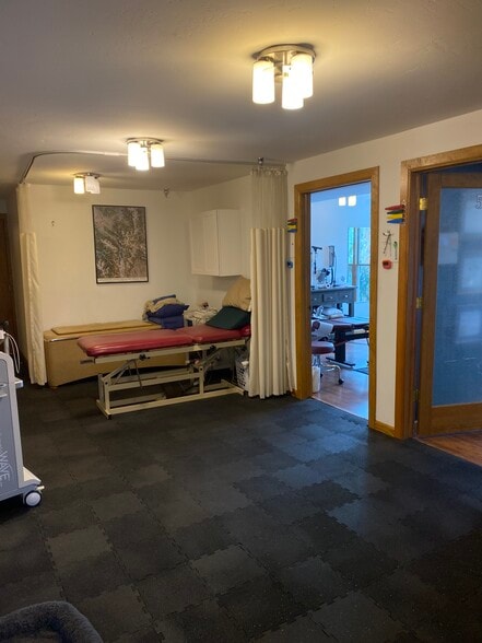 More Photos Of 114 Village Pl, Dillon Office For Lease