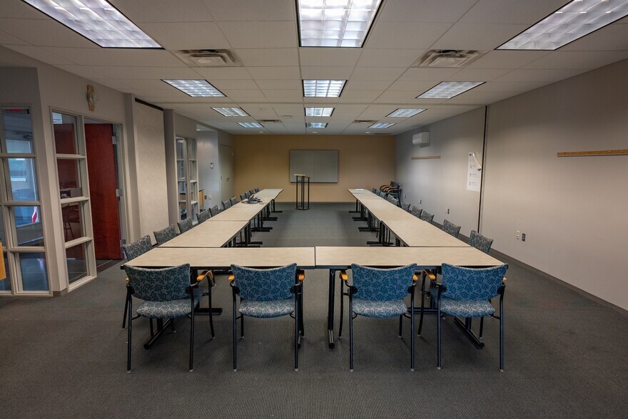 More Photos Of 320 Bilmar Dr, Pittsburgh Office For Sale