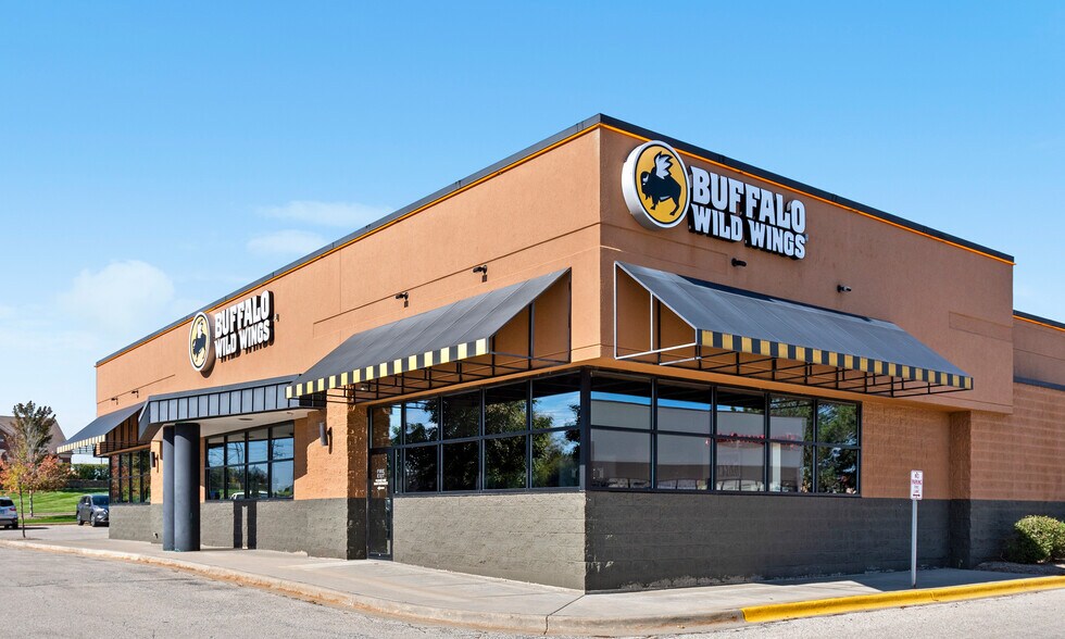 More Photos Of 500 E Rollins Rd, Round Lake Beach Restaurant For Sale