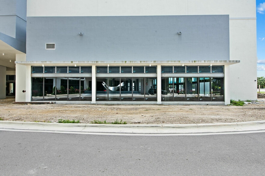 More Photos Of 16375 Biscayne Blvd, North Miami Beach Apartments For Lease