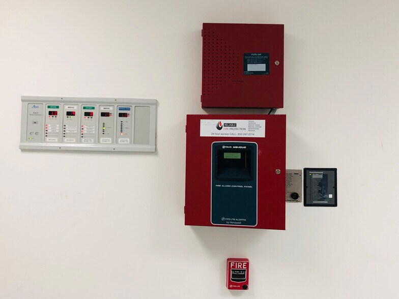 More Photos Of 2105 Jackson St, Houston Office For Lease