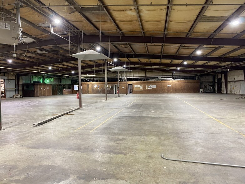 More Photos Of 114 Old Runway Rd, Tupelo Warehouse For Lease