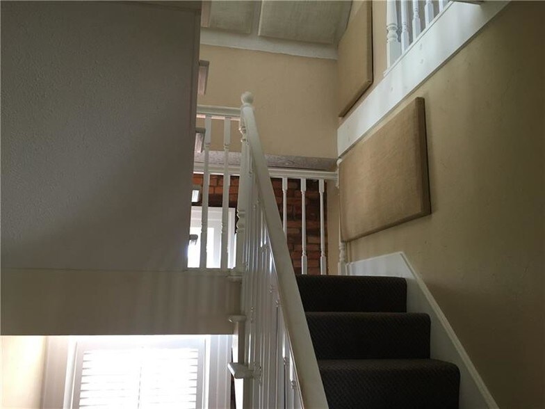 More Photos Of 323 S Main St, Zelienople Office Residential For Lease