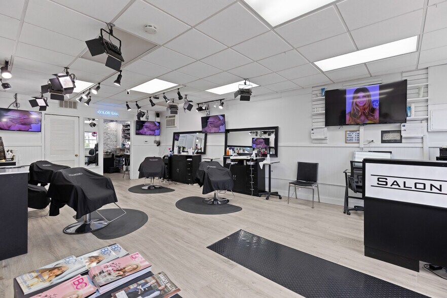 More Photos Of 388 Ramapo Valley Rd, Oakland Storefront Retail Residential For Lease