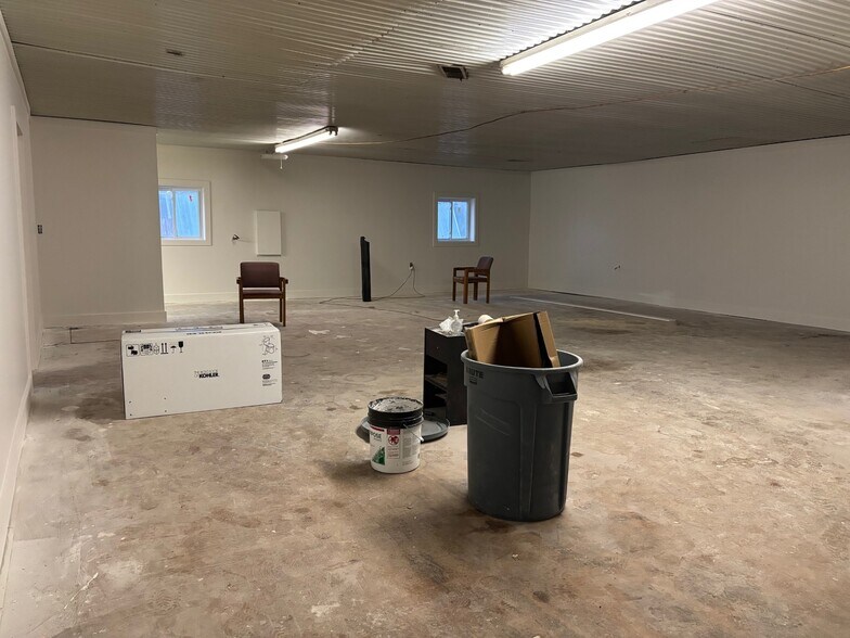 More Photos Of 2020 Chambersburg Rd, Gettysburg Warehouse For Lease