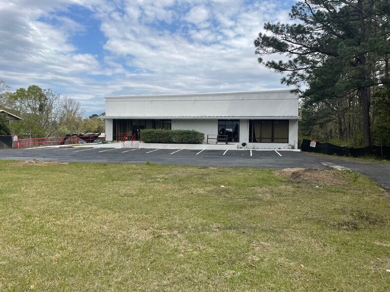Primary Photo Of 3957 Dauphin Island Pky, Mobile Warehouse For Lease