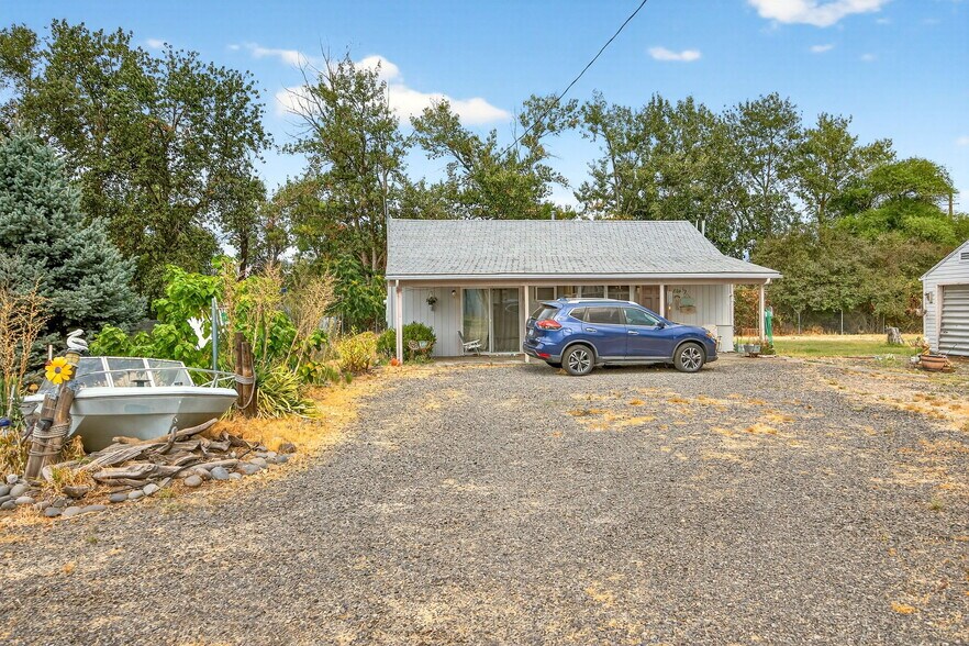 More Photos Of 844 N Riverside Ave, Medford Land For Sale