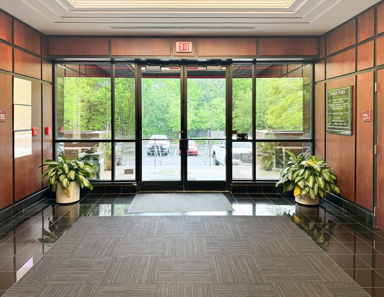 More Photos Of 7208 Falls of Neuse Rd, Raleigh Office For Lease