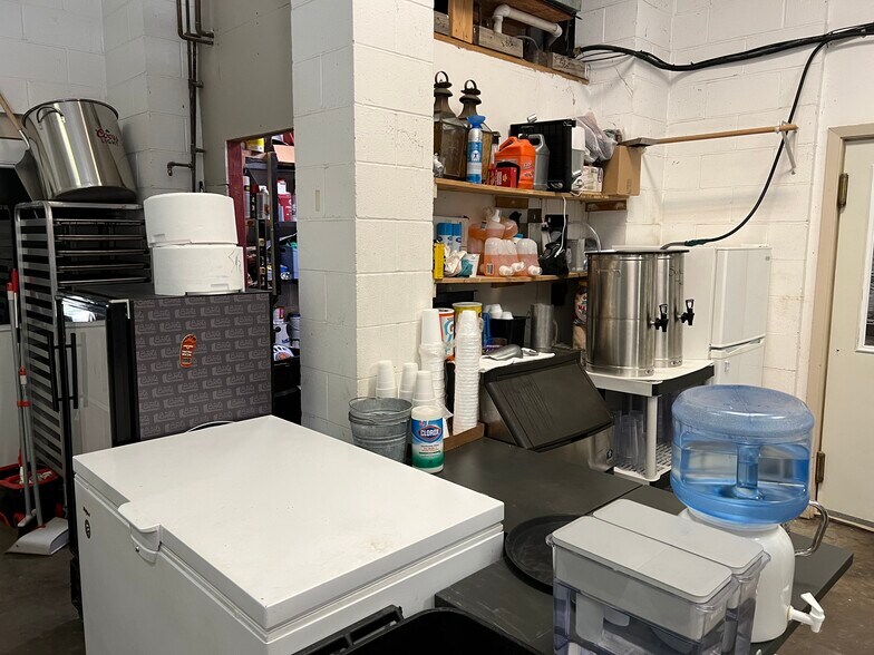 More Photos Of 503-505 S Main St, Calvert Restaurant For Sale