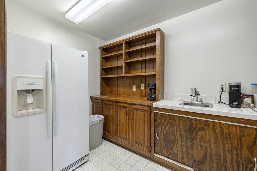 More Photos Of 100-102 Industrial Blvd, Toano Office For Sale
