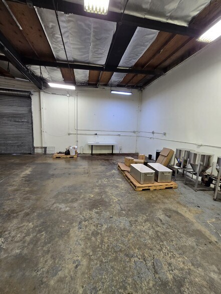 More Photos Of 10282 Trask Ave, Garden Grove Warehouse For Lease