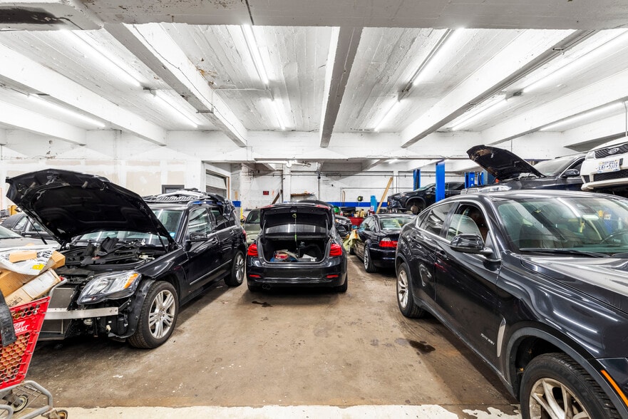 More Photos Of 45-35 39th St, Long Island City Warehouse For Lease
