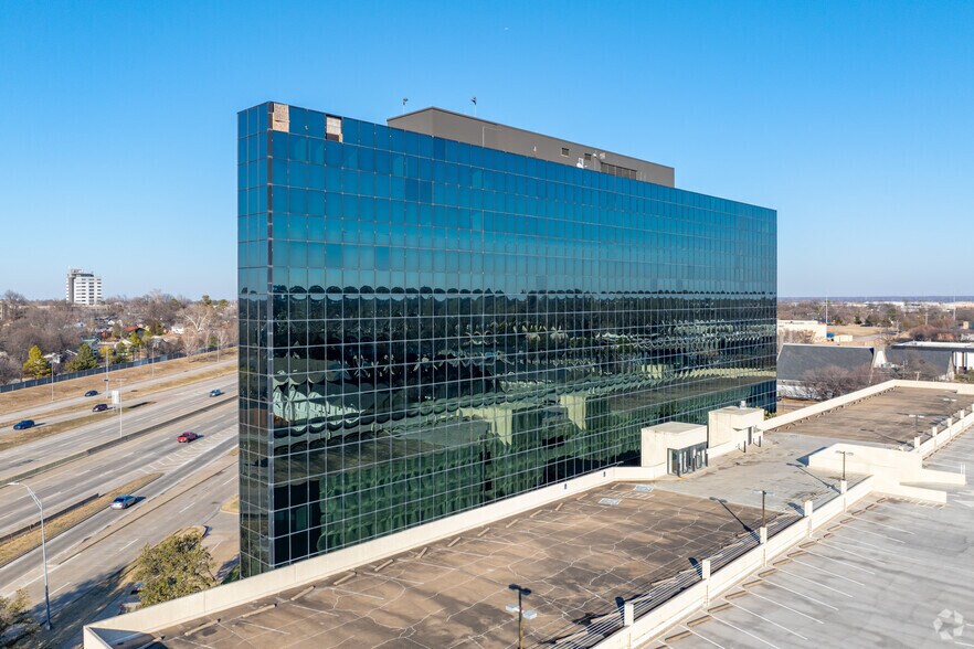 More Photos Of 5100 E Skelly Dr, Tulsa Office For Lease