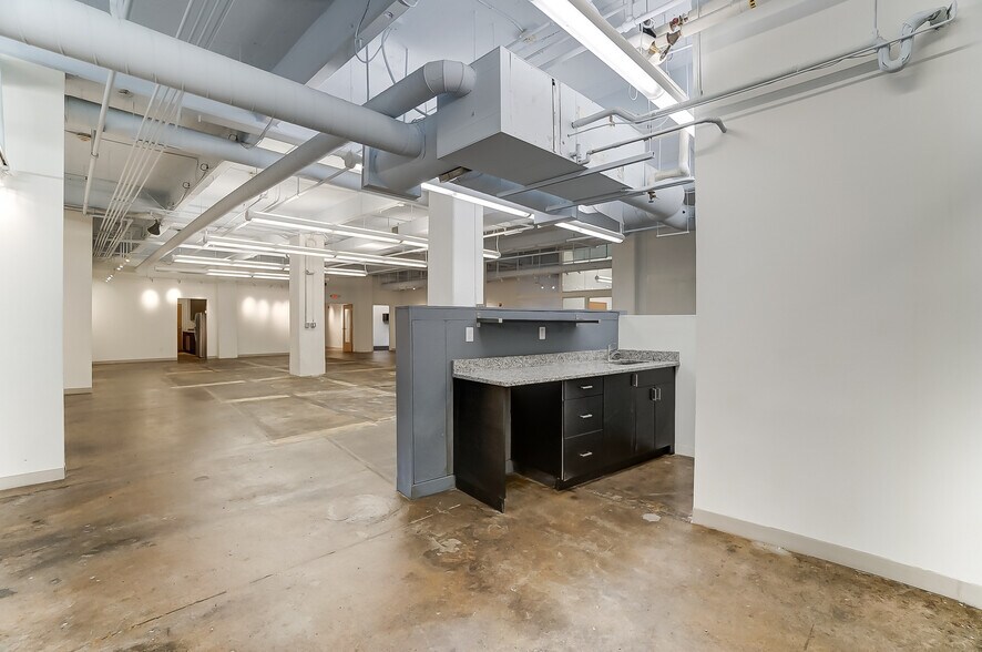 More Photos Of 20 E Central Pky, Cincinnati Office Residential For Lease