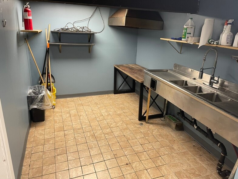 More Photos Of 2201 Rainier Ave S, Seattle Restaurant For Lease