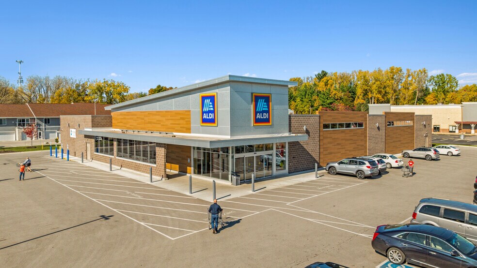 More Photos Of 2324 Lineville rd, Suamico General Retail For Sale