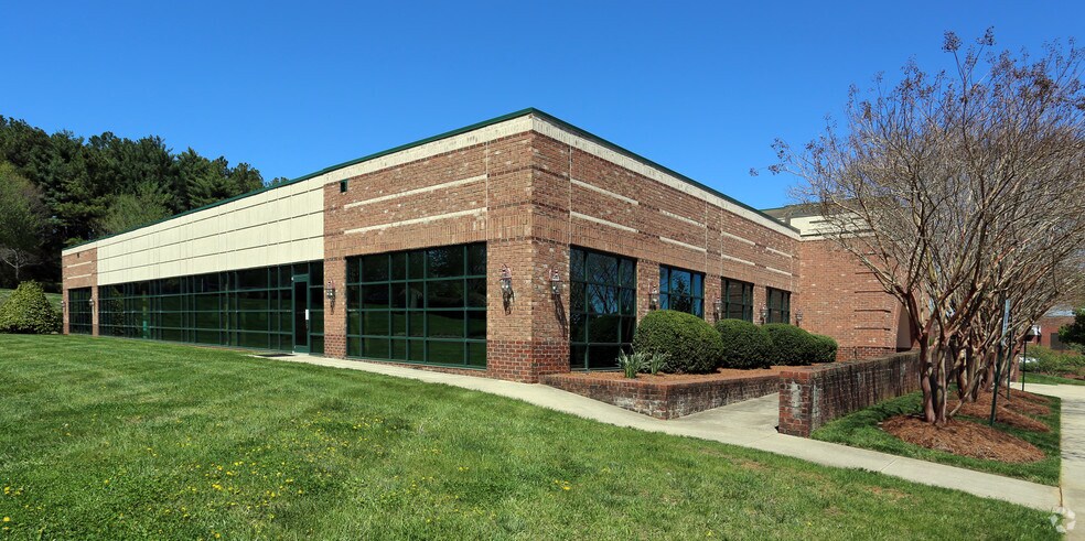 More Photos Of 7701 Thorndike Rd, Greensboro Office For Lease