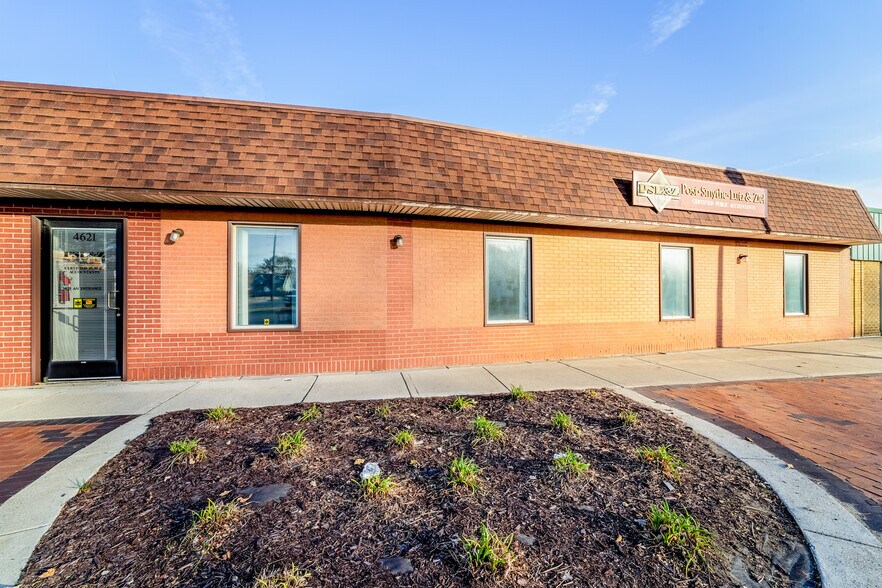 More Photos Of 4615-4621 S Wayne Rd, Wayne Storefront For Sale