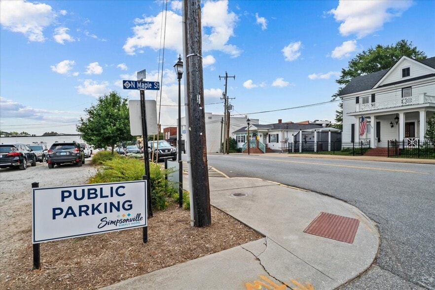 More Photos Of 107 W Curtis St, Simpsonville Freestanding For Sale