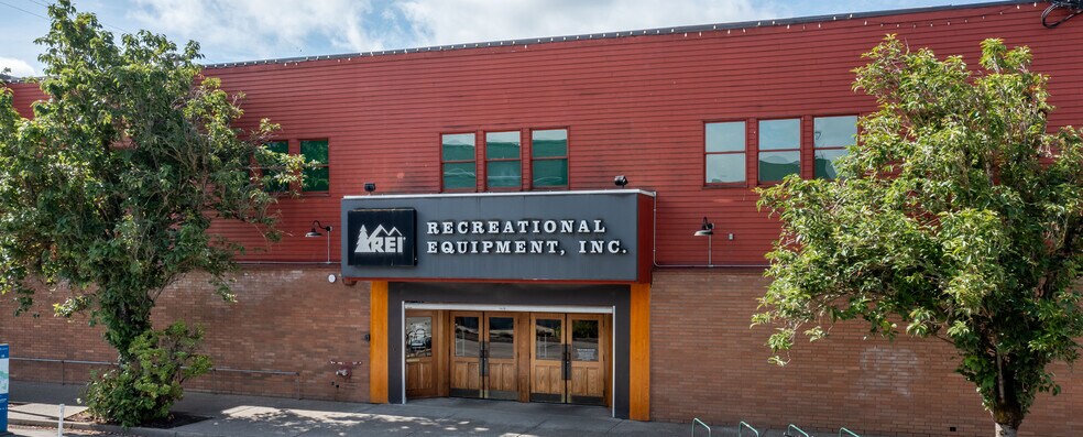 More Photos Of 450 W 3rd Ave, Eugene Storefront Retail Office For Lease