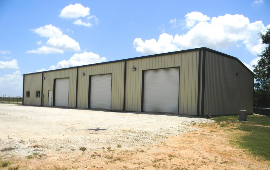 More Photos Of 18441 FM 362, Waller Light Distribution For Lease