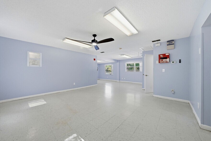 More Photos Of 2886 Whitney Rd, Clearwater Storefront Retail Residential For Sale