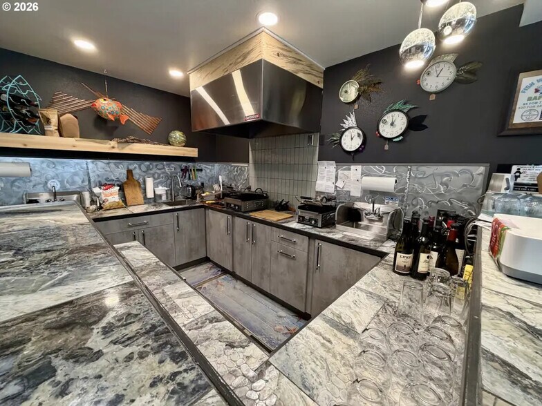More Photos Of 404 Garibaldi (Hwy 101), Garibaldi General Retail For Sale