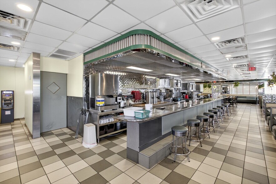 More Photos Of 4040 US Highway 27 S, Sebring Restaurant For Lease