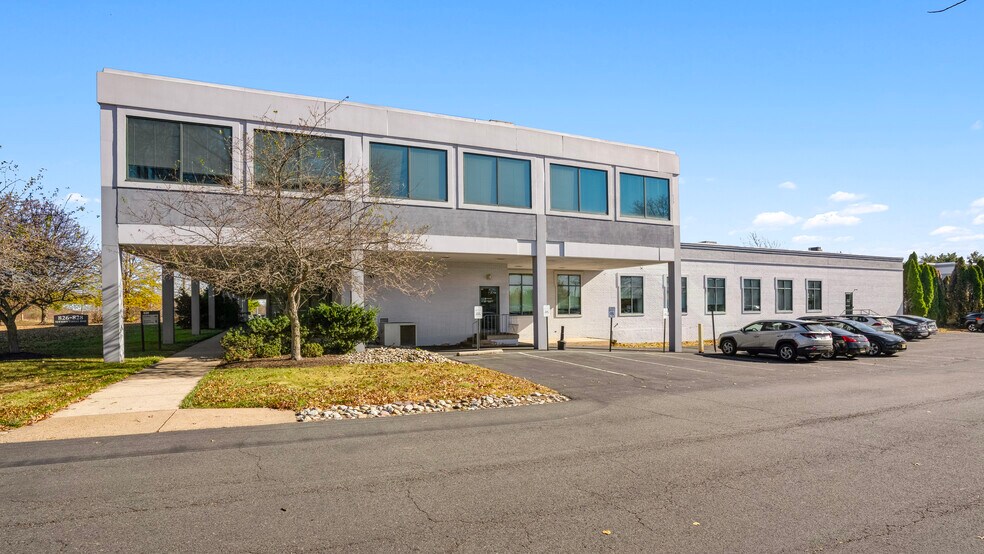 More Photos Of 826 Newtown Yardley Rd, Newtown Office For Sale