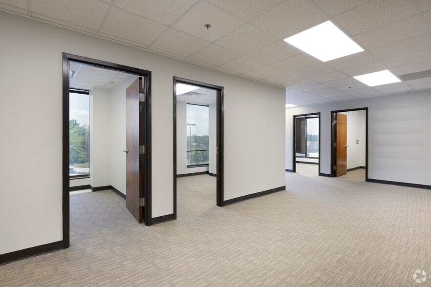 More Photos Of 3600 Forest Dr, Columbia Unknown For Lease