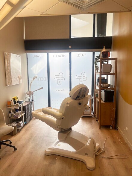 More Photos Of 2623-2627 N Clark St, Chicago Apartments For Lease